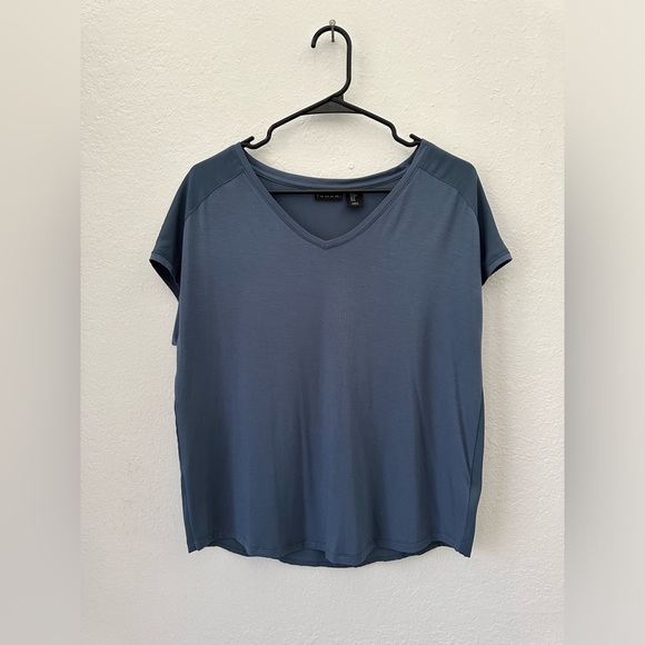 🩵 TAHARI women’s top 🩵 - Picture 2 of 10